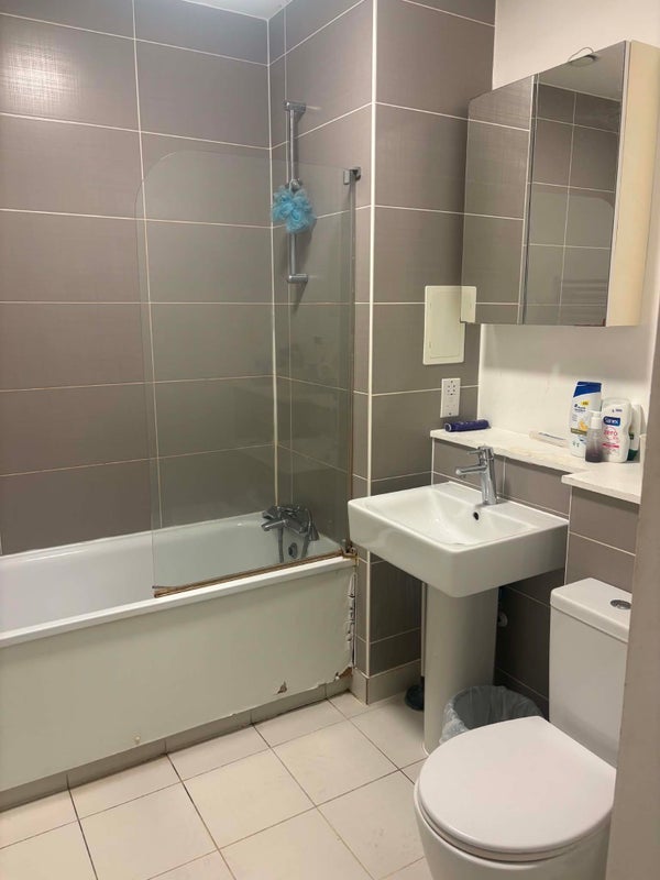 Room Frobisher Yard in Greater London