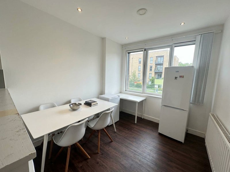 Room Frobisher Yard in Greater London