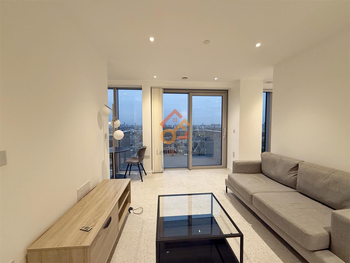 Flat Raven Row in Greater London