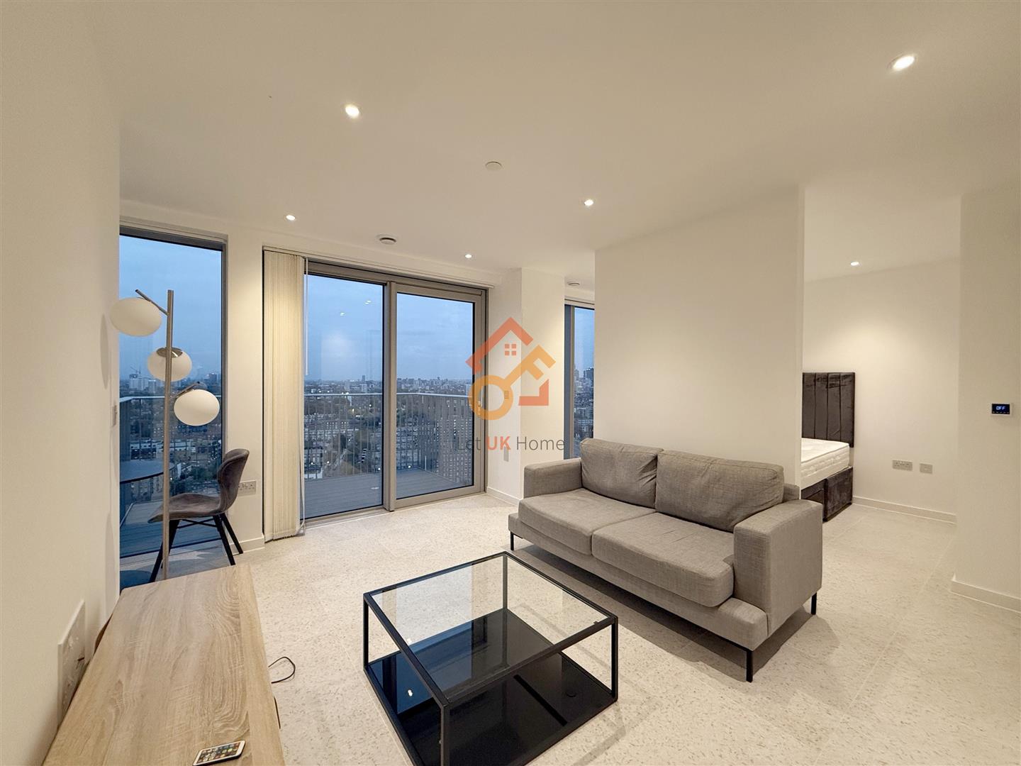 Flat Raven Row in Greater London