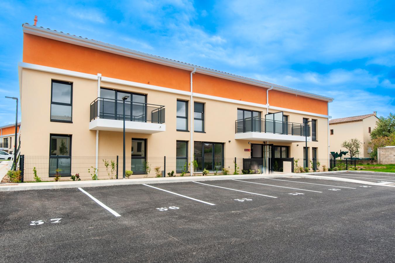 Flat Avenue Saint-Exupéry in Istres