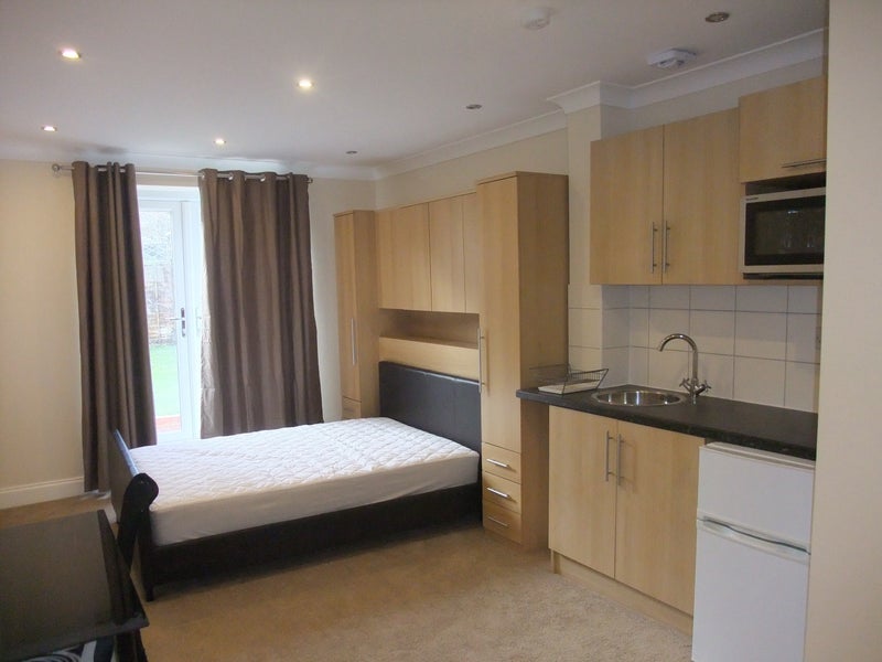 Room Altwood Road in Maidenhead