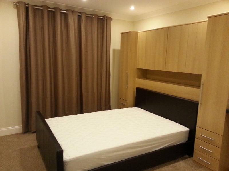 Room Altwood Road in Maidenhead