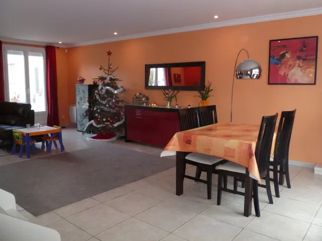 Chambre Rue de l'École à Saint-Thibault-des-Vignes