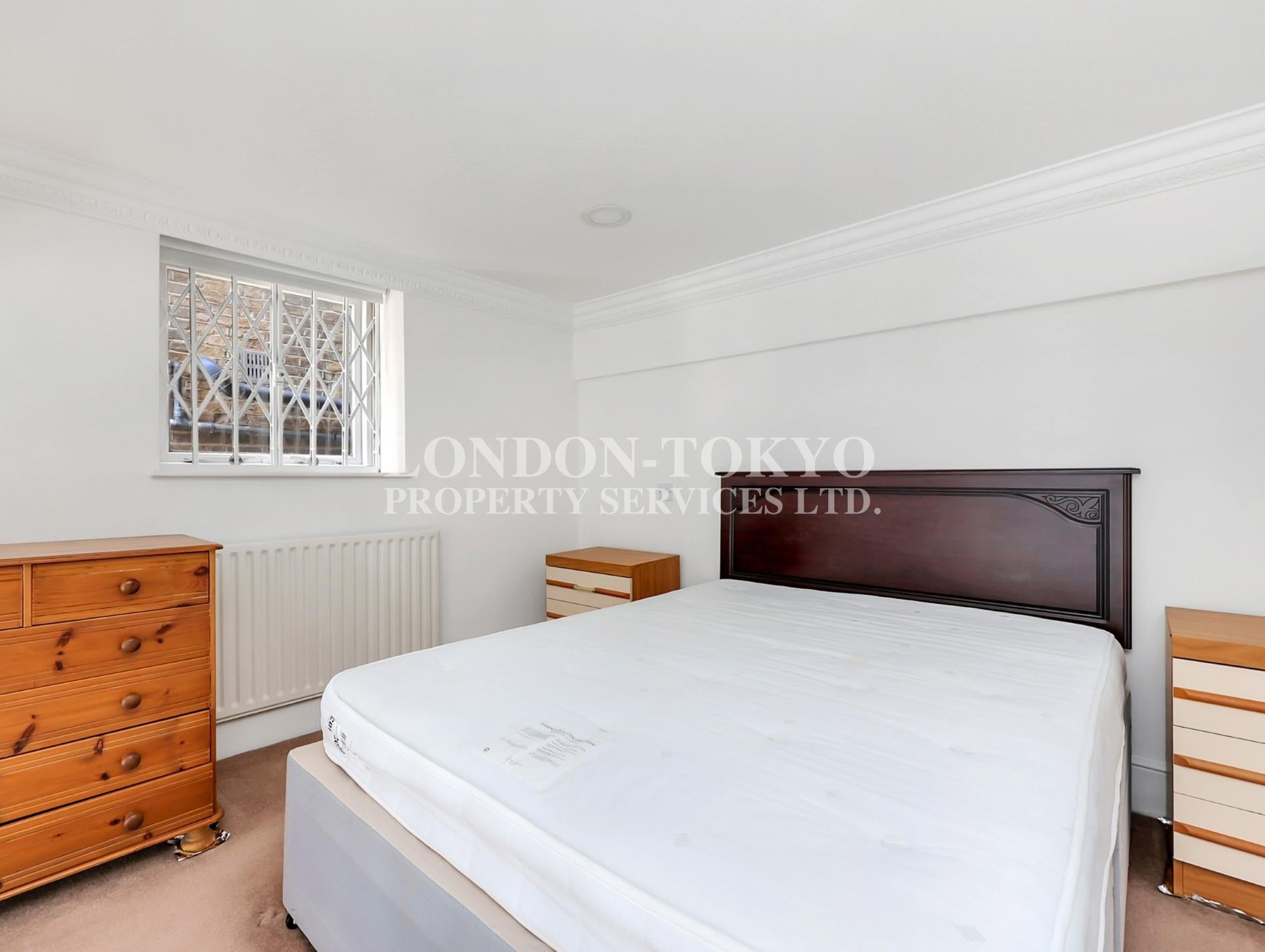Flat Fellows Road in Greater London