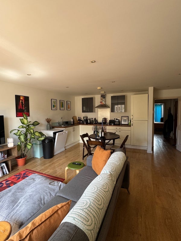 Room Tudor Road in Greater London