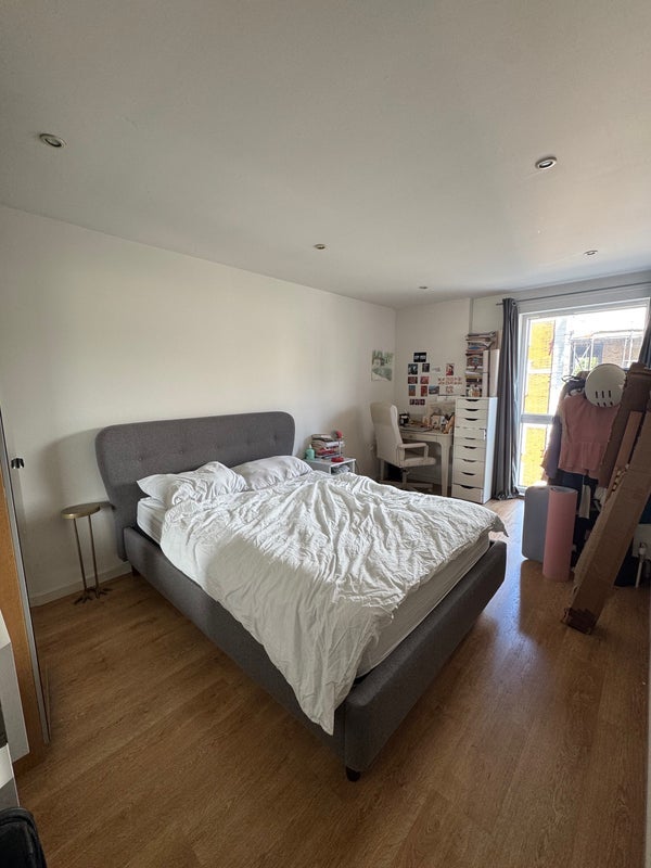 Room Tudor Road in Greater London