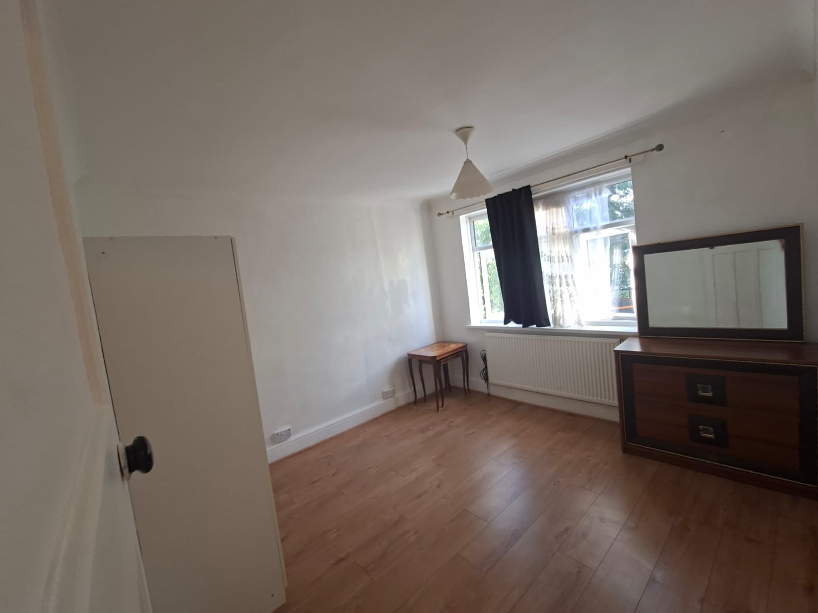 House Rosslyn Avenue in Greater London
