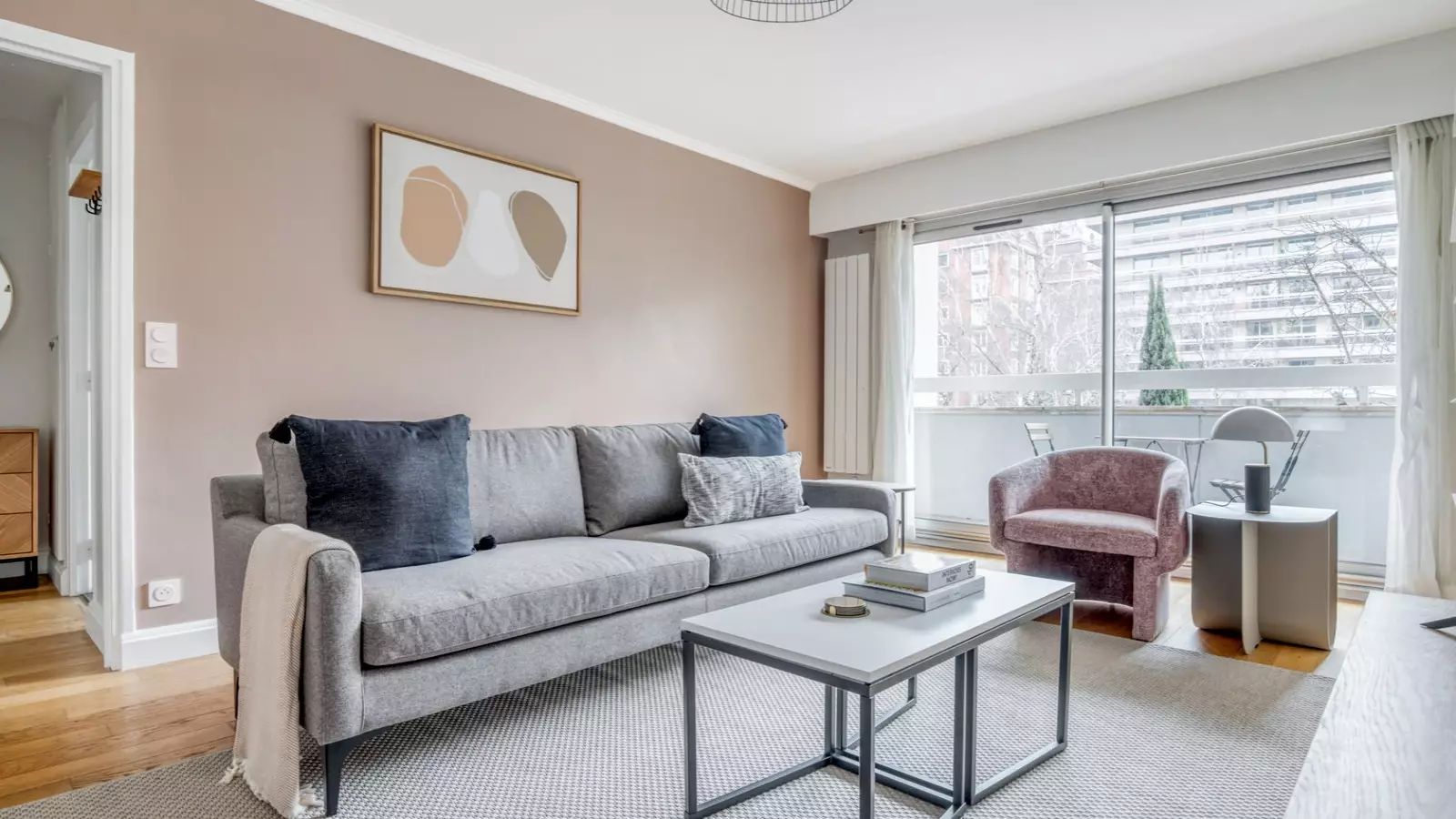 Flat Rue Vernier in Paris