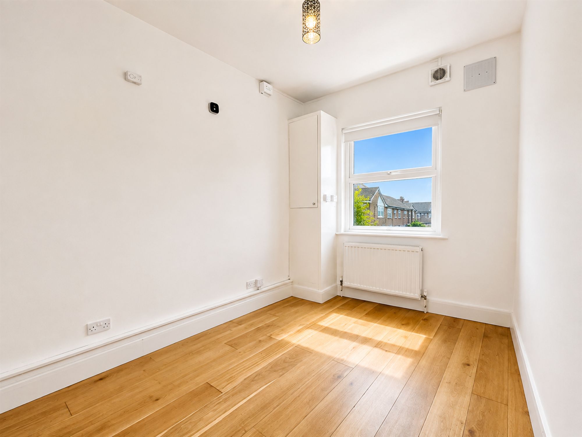 Flat Lewisham Road in Greater London