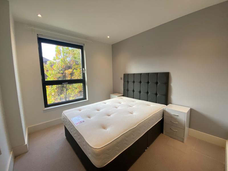 Flat Empire Way in Greater London