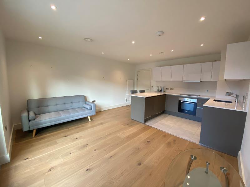 Flat Empire Way in Greater London