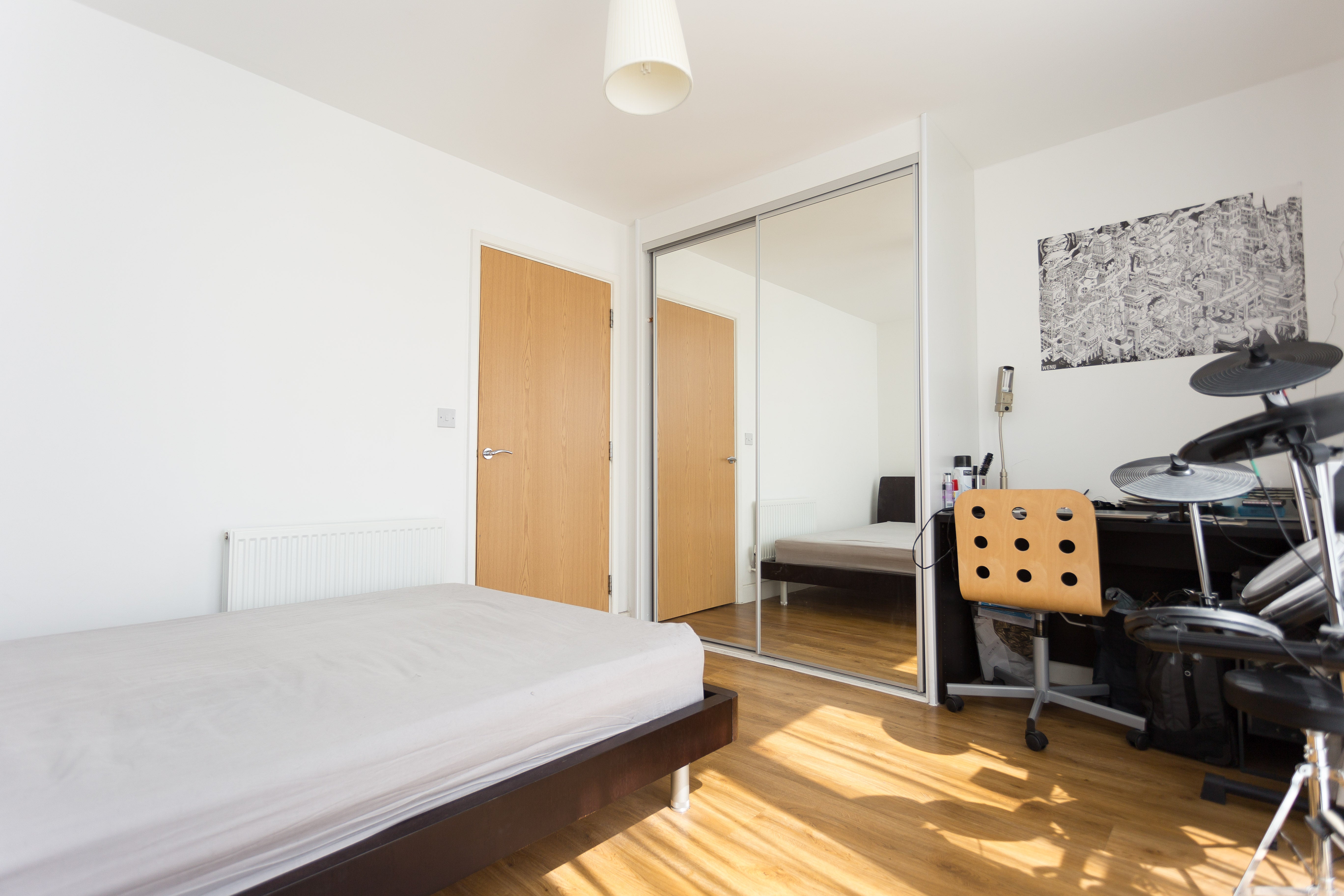 Flat Needleman Street in Greater London