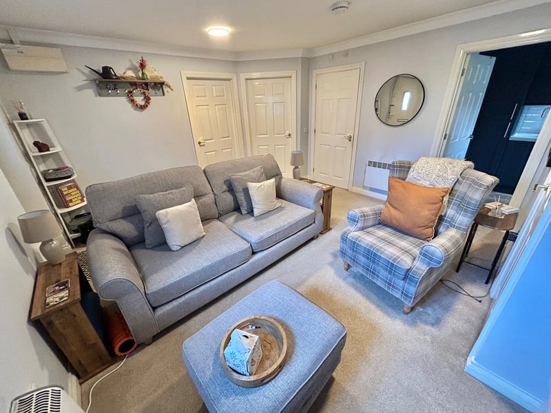 Room Coombe Brook Close in Bristol