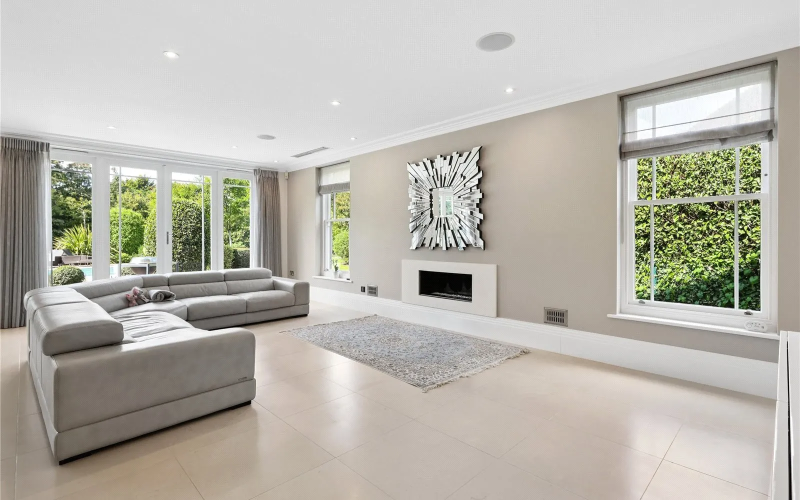 House Park Close in Elmbridge