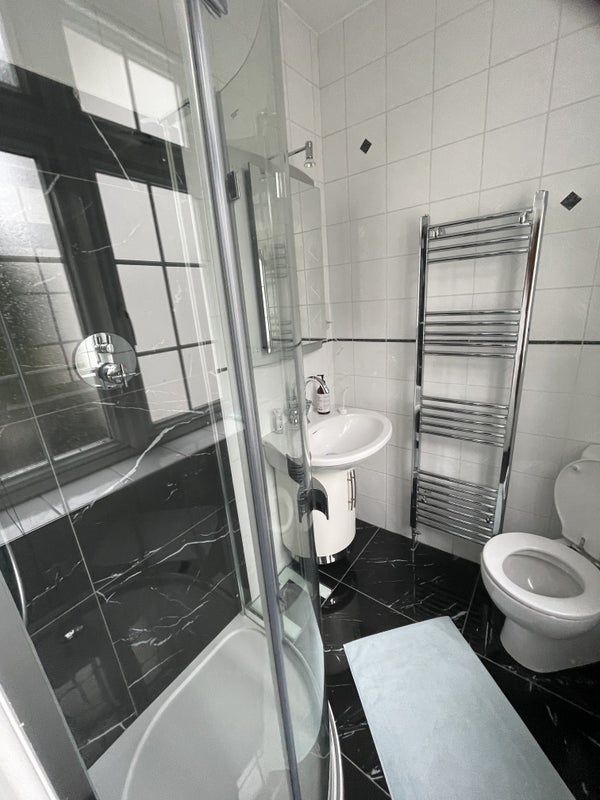 Room Hillway in Greater London