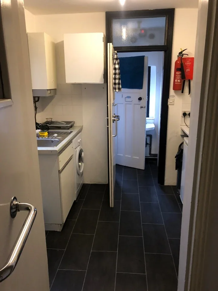 Room Muriel Avenue in Watford