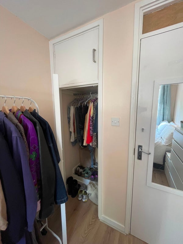 Room Turenne Close in Greater London
