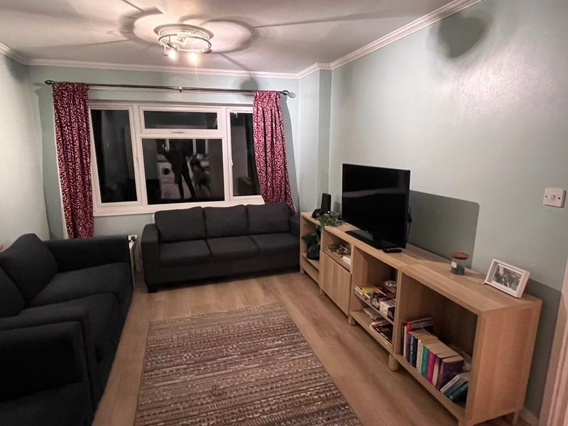 Room Turenne Close in Greater London