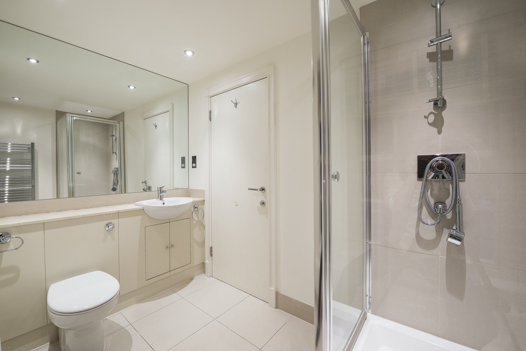 Flat Broughton Lane in North Kesteven