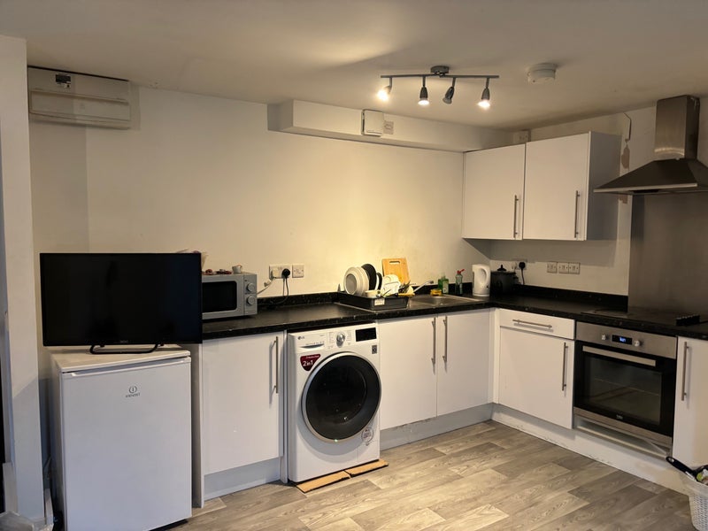 Room Vivian Avenue in Nottingham