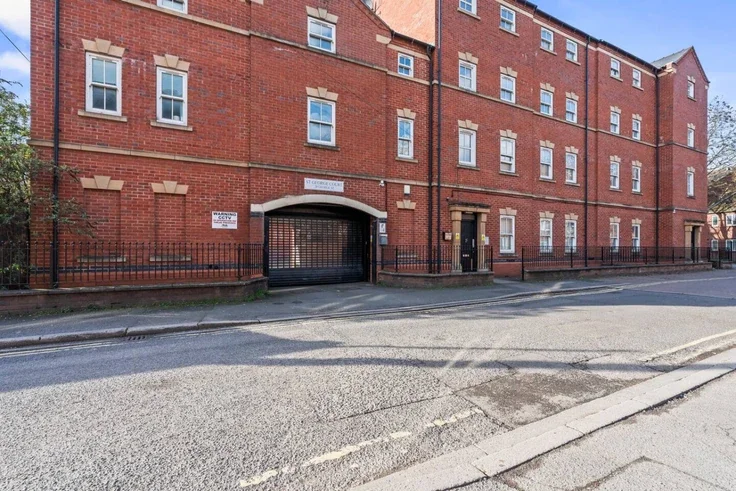 Flat Cavendish Court in Derby