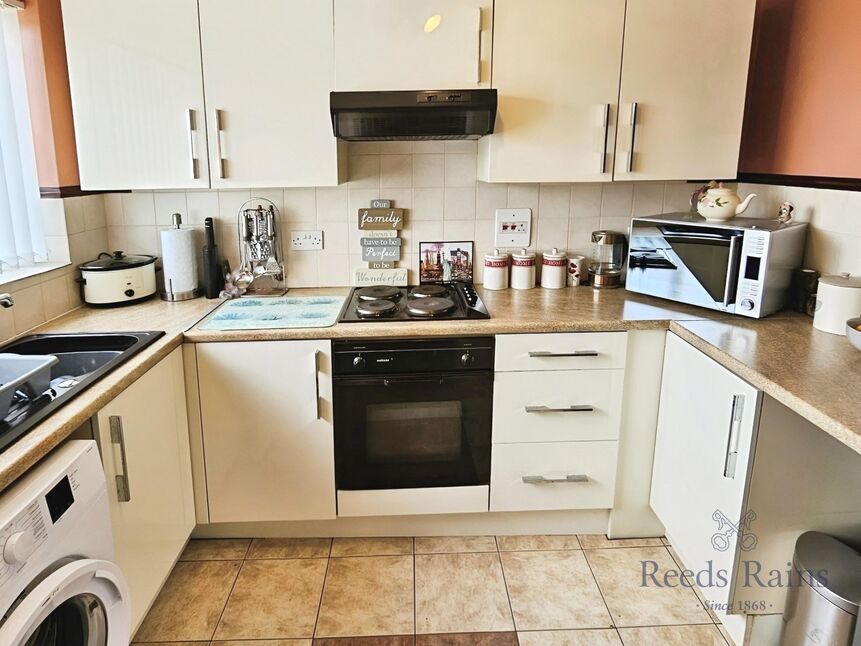 Flat Leyburn Road in Blackburn
