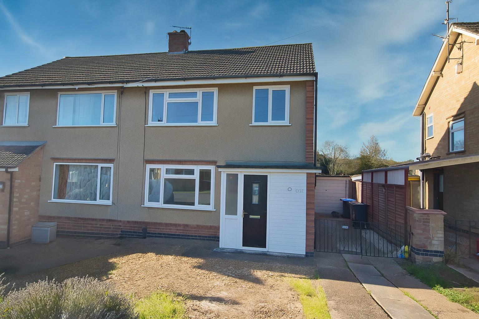 Flat Knightscliffe Way in Duston