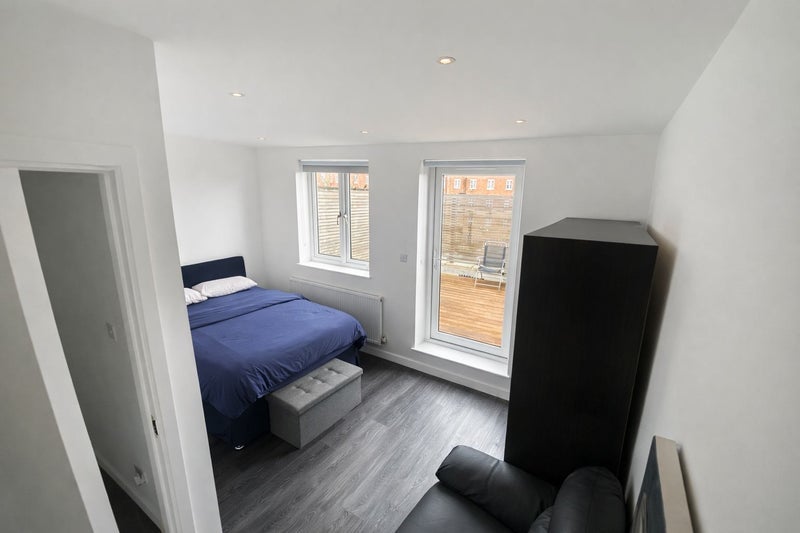 Room Kentish Town Road in Greater London