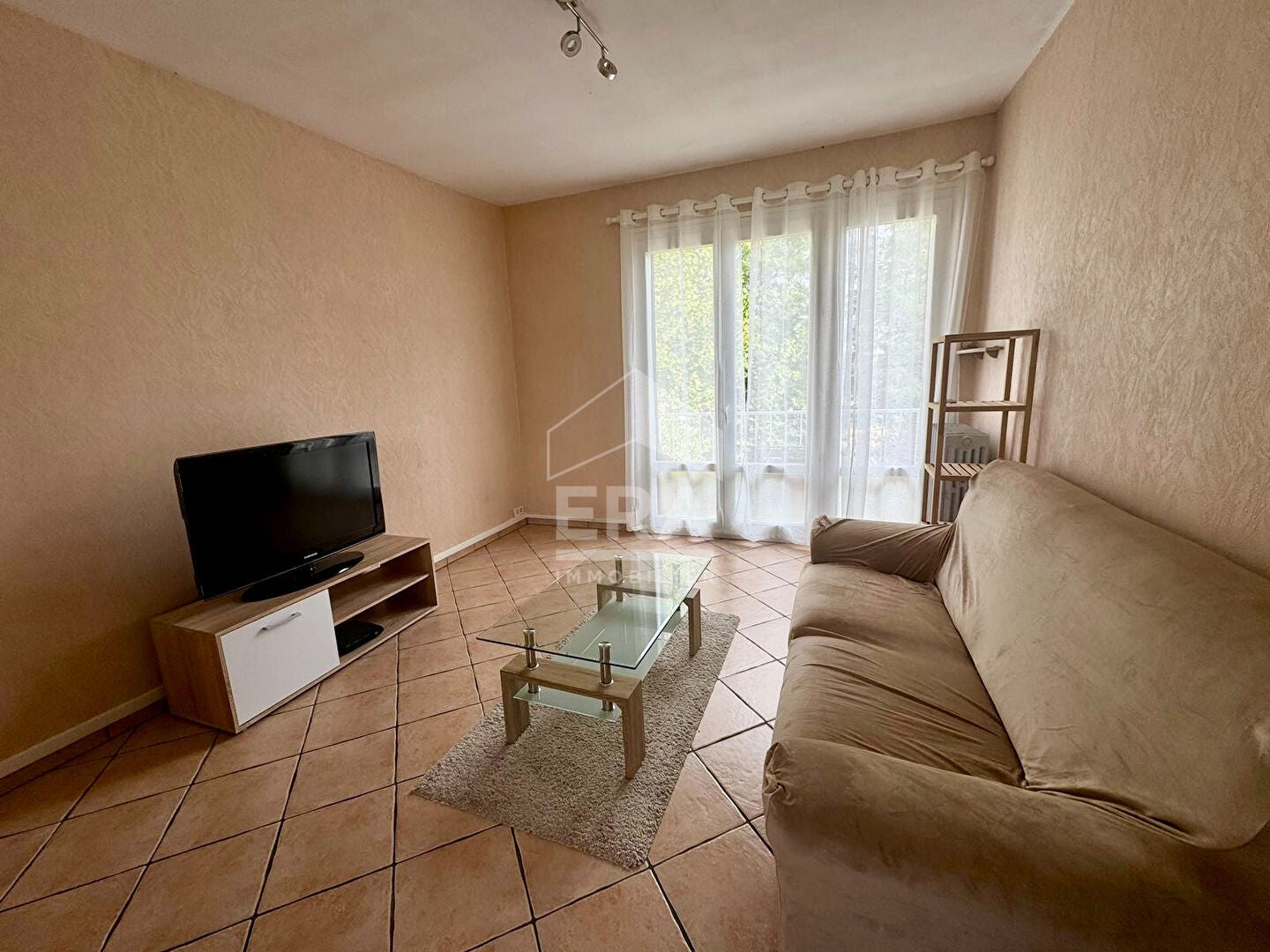 Flat Rue de la Fontaine Couverte in Dammarie-les-Lys