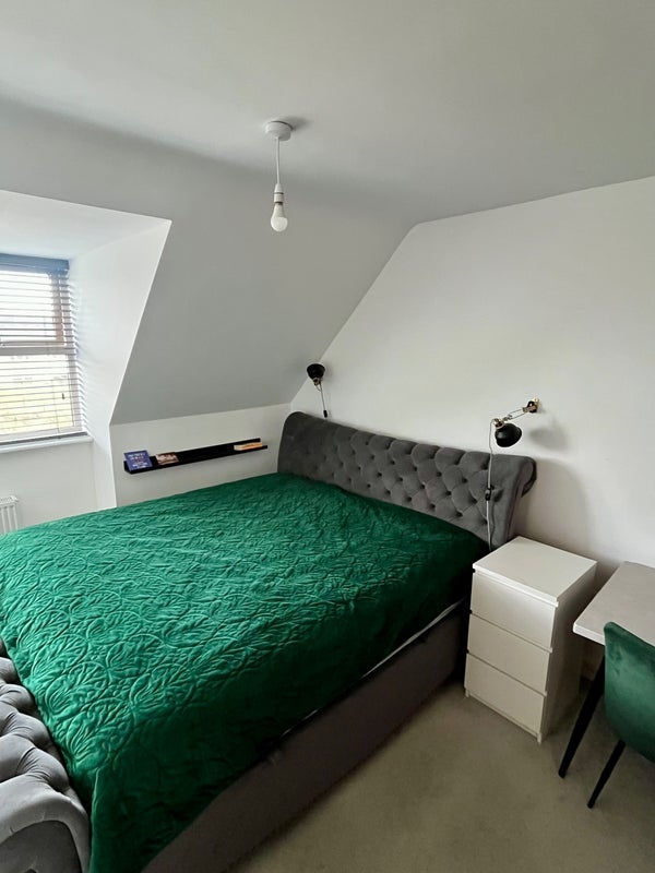 Room Cardwell Road in Leeds