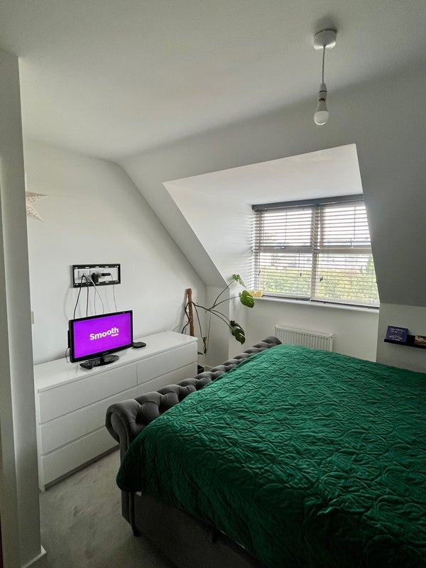 Room Cardwell Road in Leeds