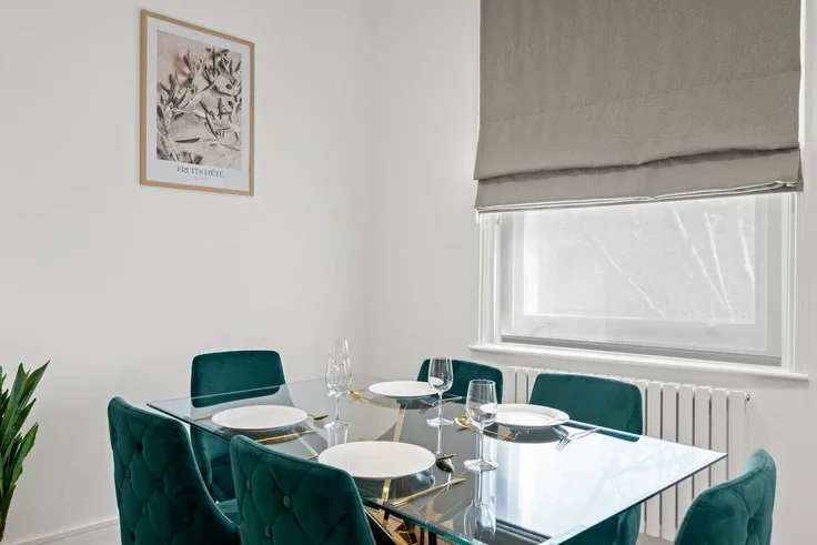 Flat Sussex Gardens in City of Westminster
