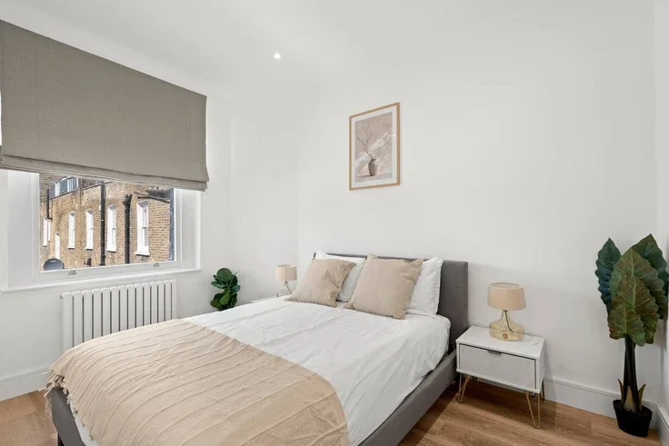 Flat Sussex Gardens in City of Westminster