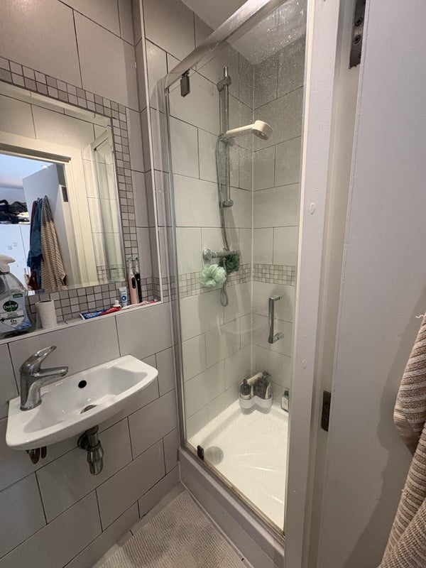 Room Fieldgate Street in Greater London