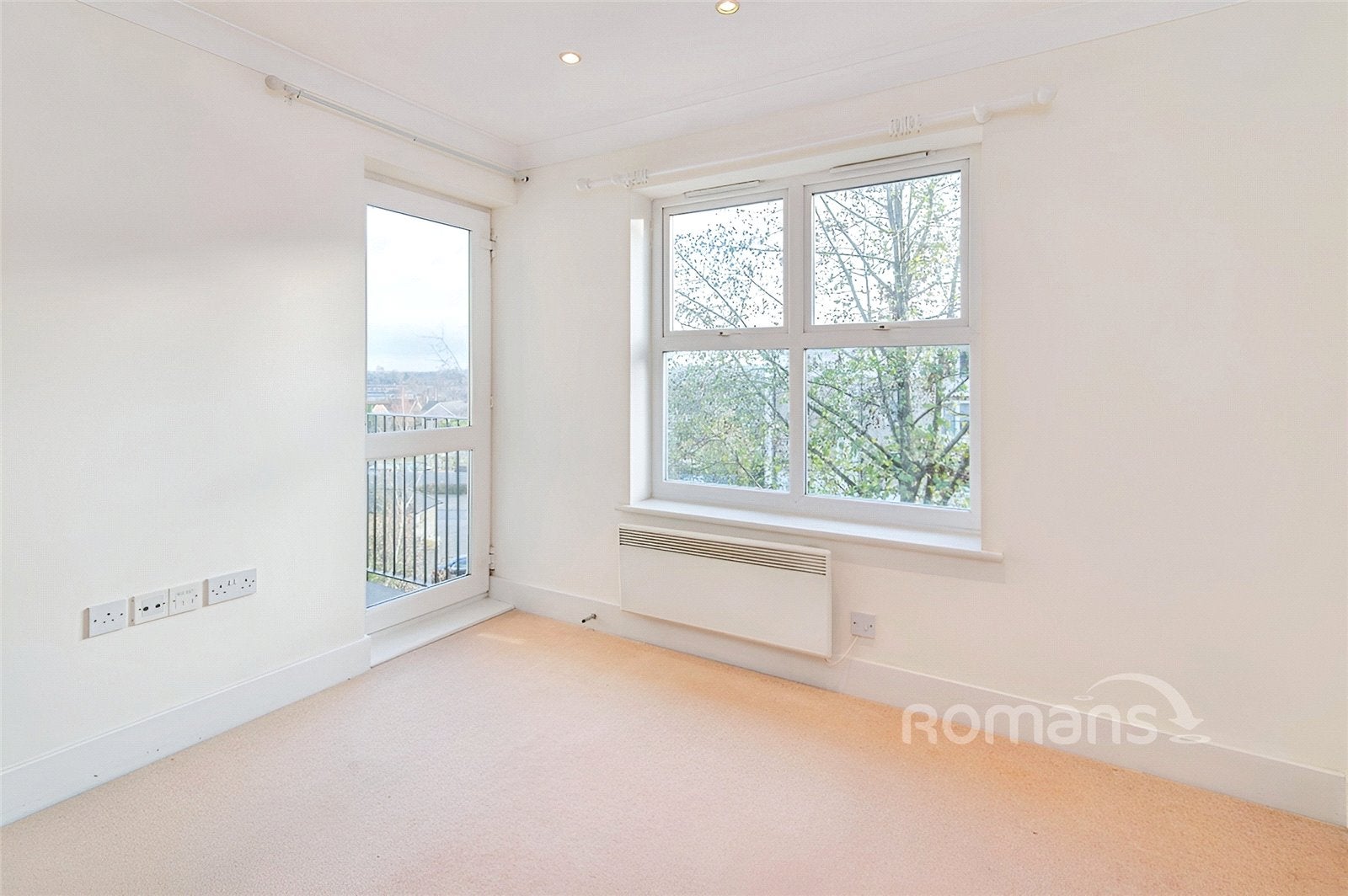 Flat Russell Road in Basingstoke and Deane