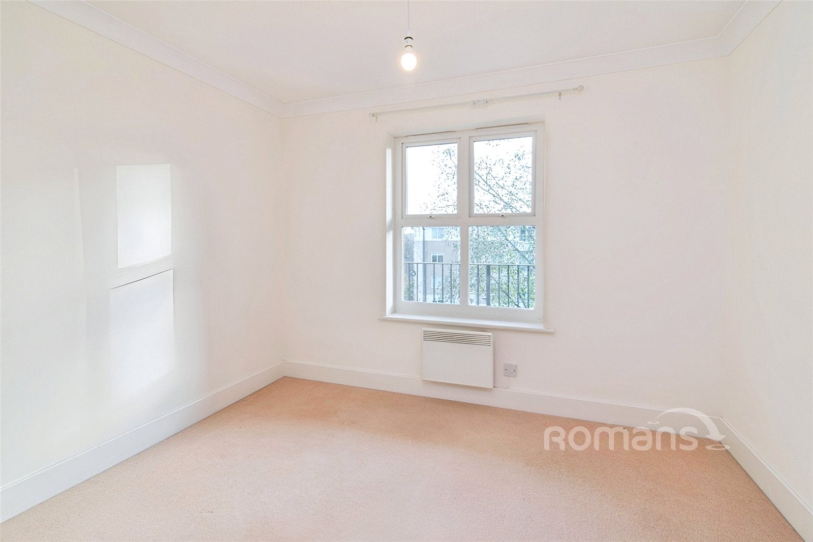Flat Russell Road in Basingstoke and Deane