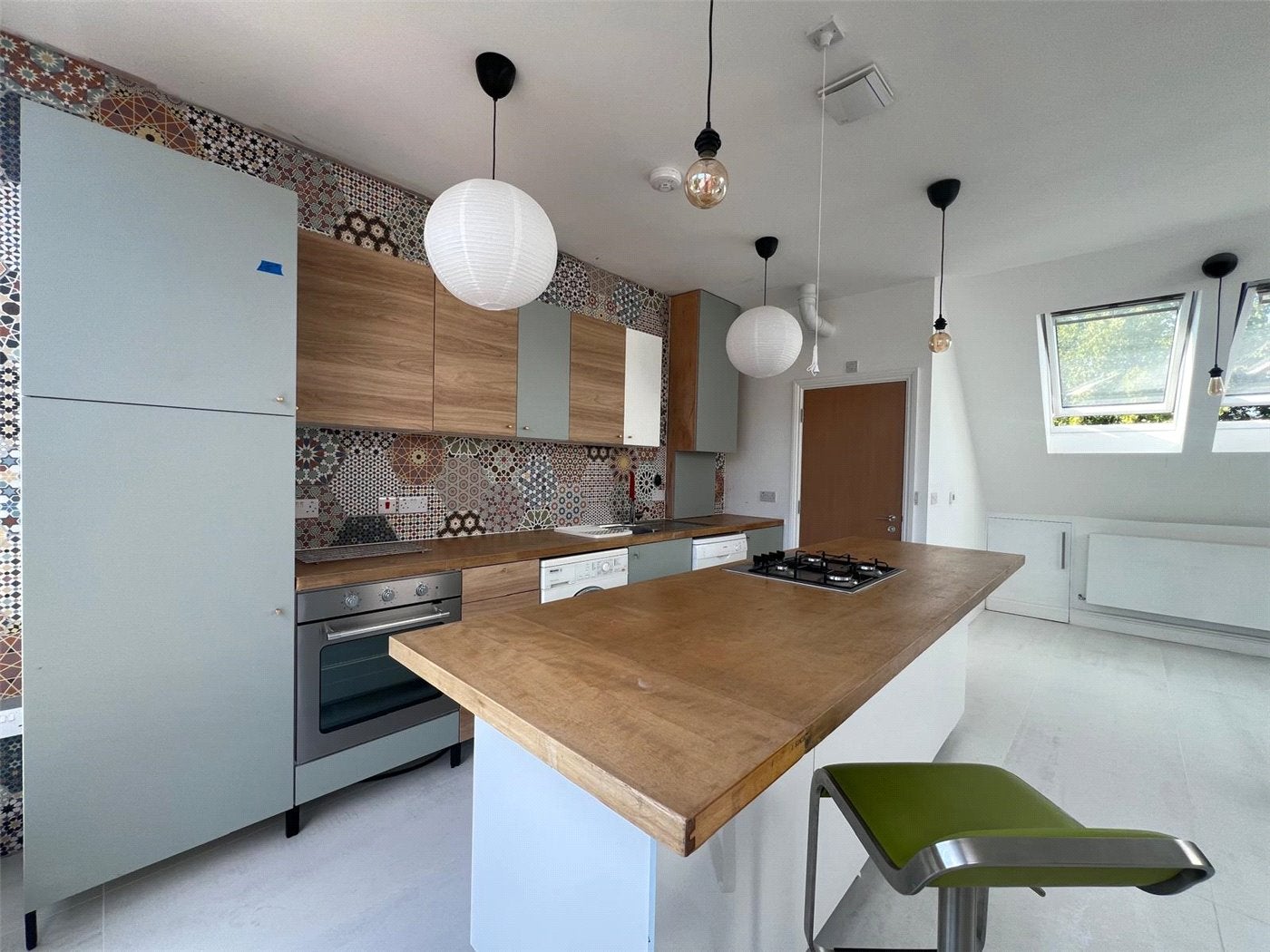 Flat Carlton Avenue East in Greater London