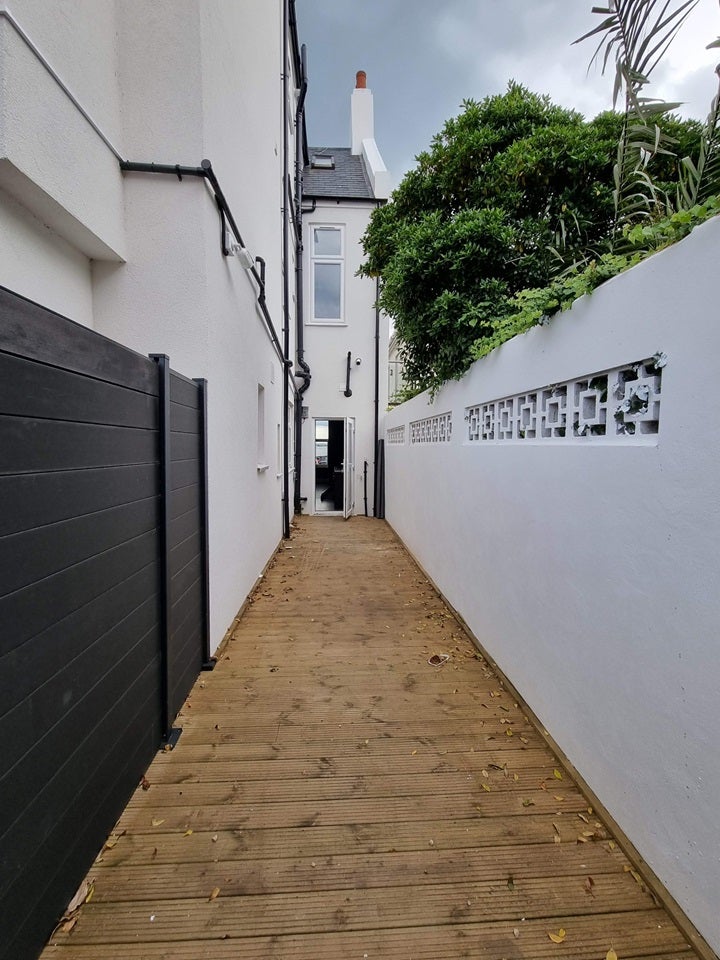 Flat Manor Road in Southend-on-Sea