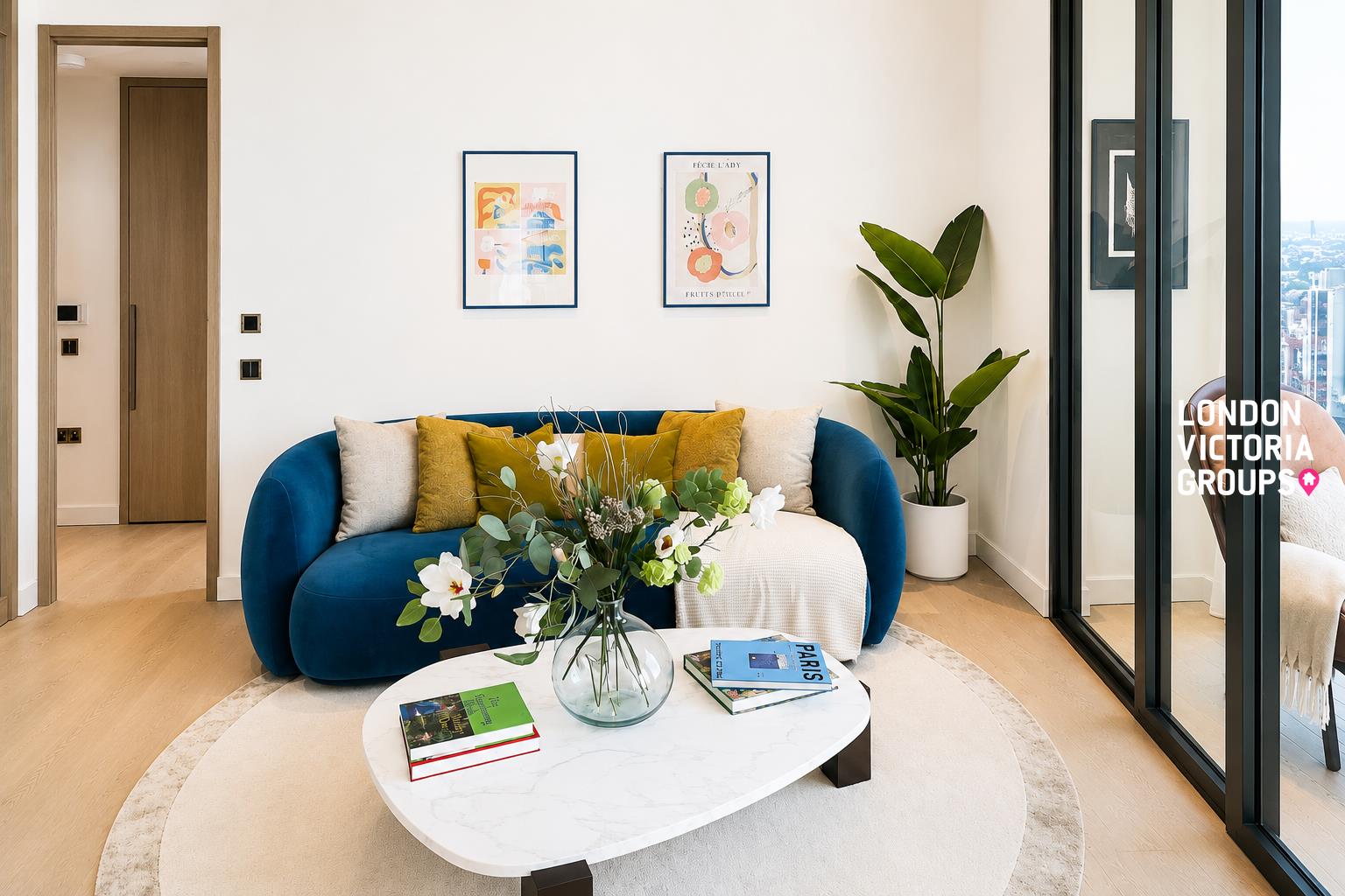 Flat Nine Elms Lane in Greater London