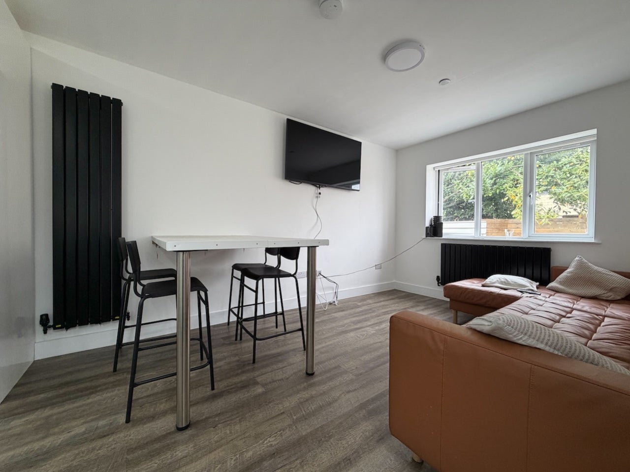 Room Rhymney Street in Cardiff