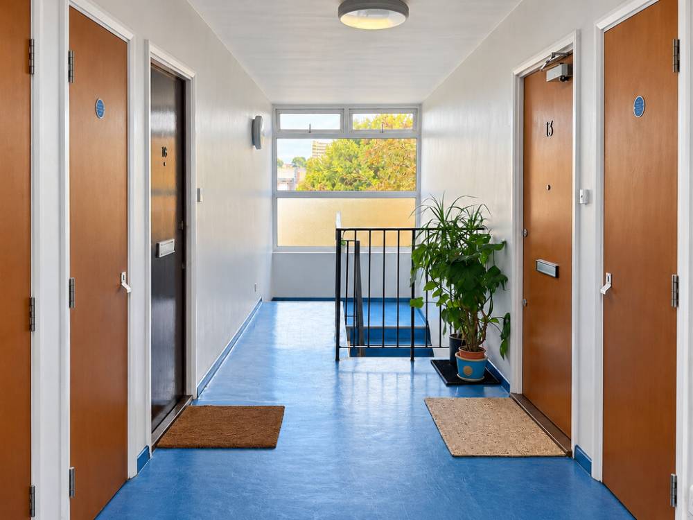 Flat Gordon Road in Greater London