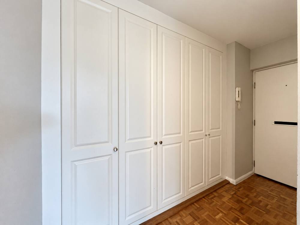 Flat Gordon Road in Greater London