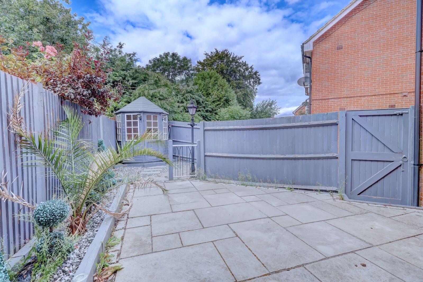 House Milton Place in High Wycombe Community Board