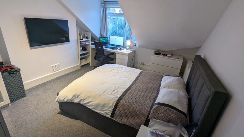 Room Cotleigh Road in Greater London