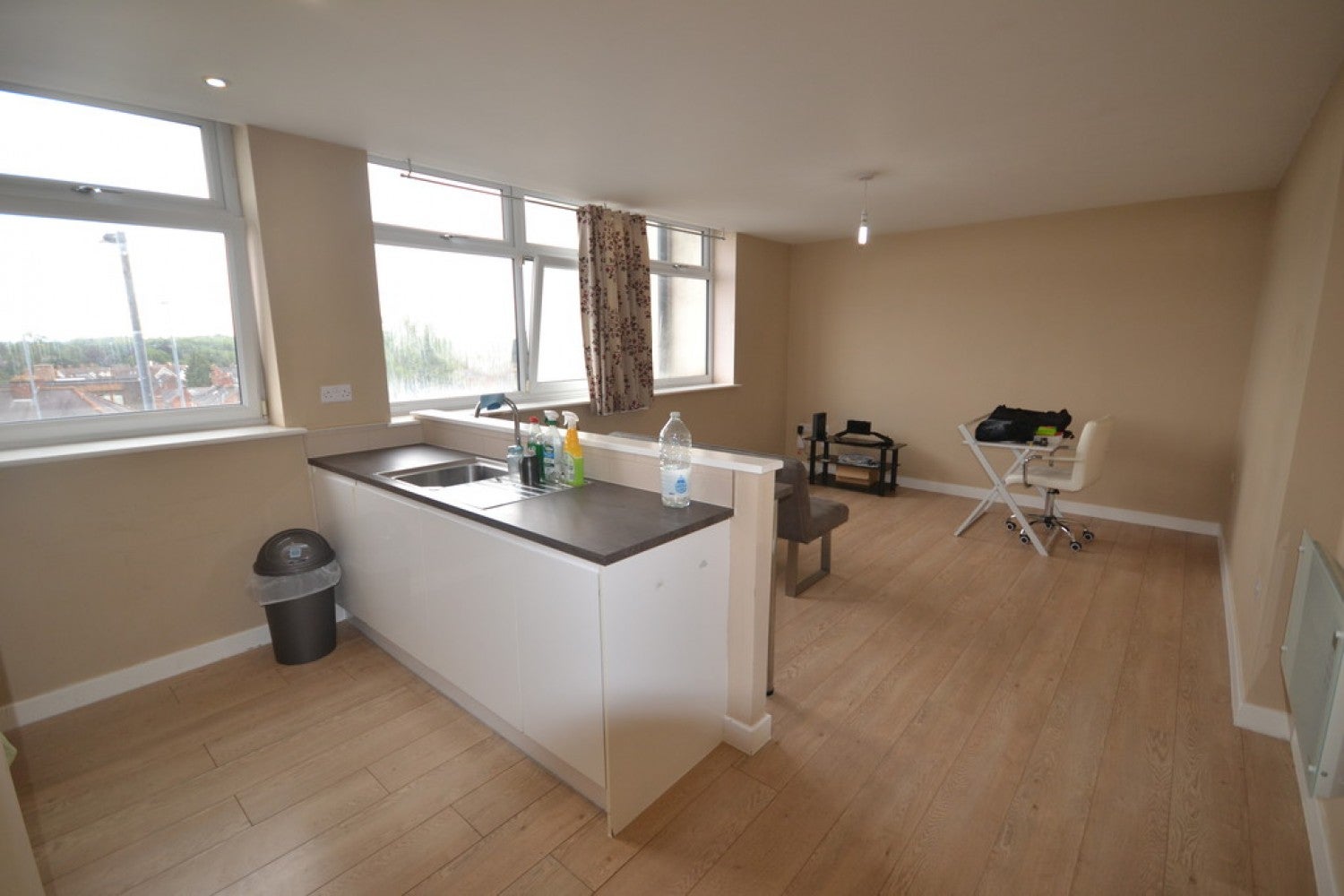 Flat Harborough Road in Oadby and Wigston