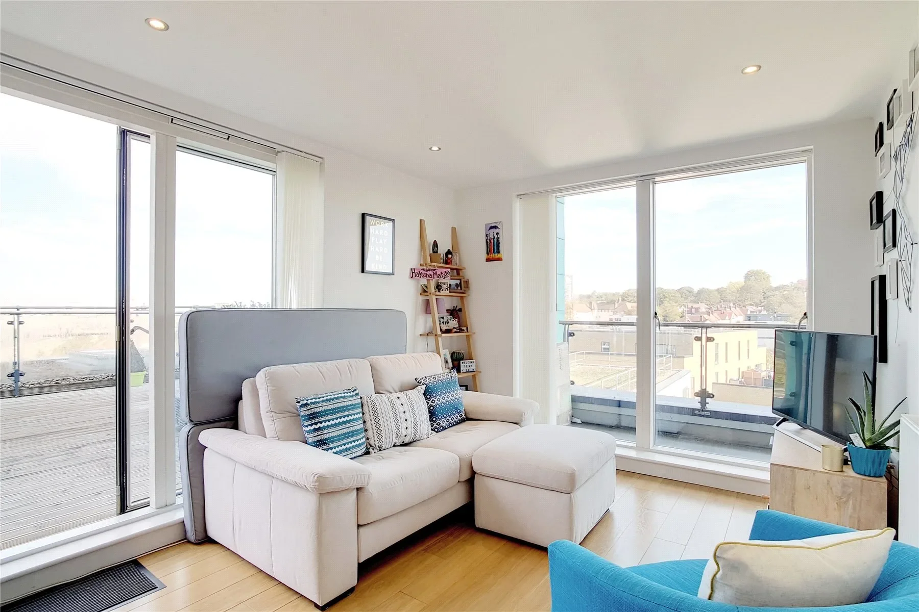 Flat Brookmill Road in Greater London