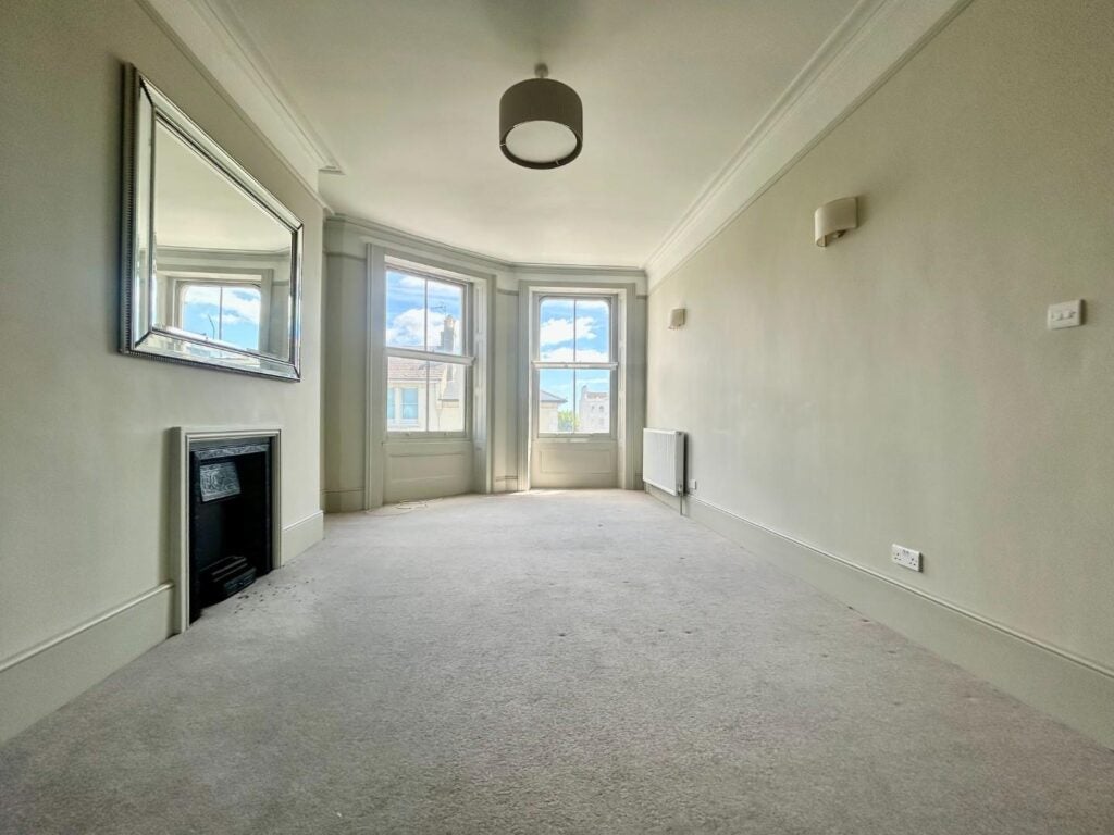 Flat Eaton Place in Brighton