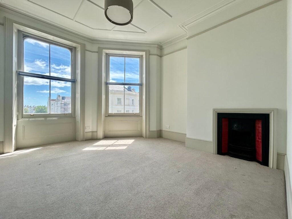 Flat Eaton Place in Brighton