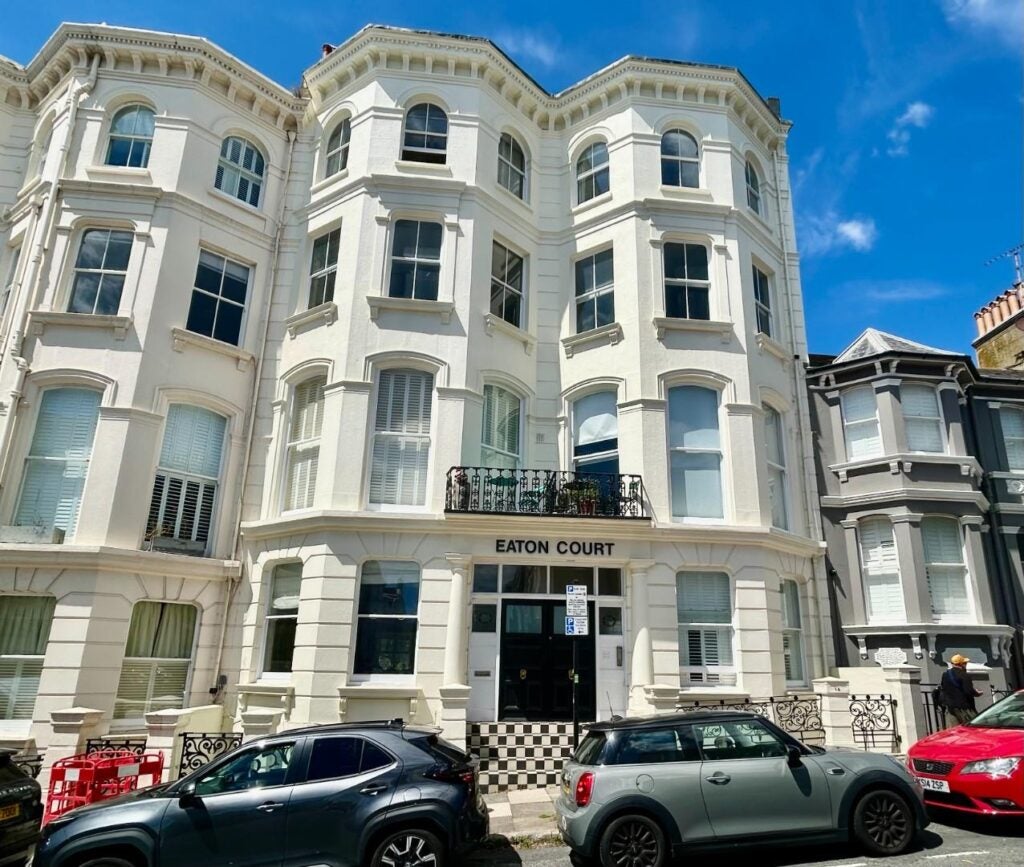 Flat Eaton Place in Brighton